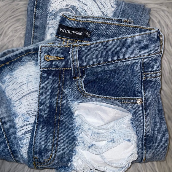 Vintage Wash Distressed Jeans - Picture 3 of 4